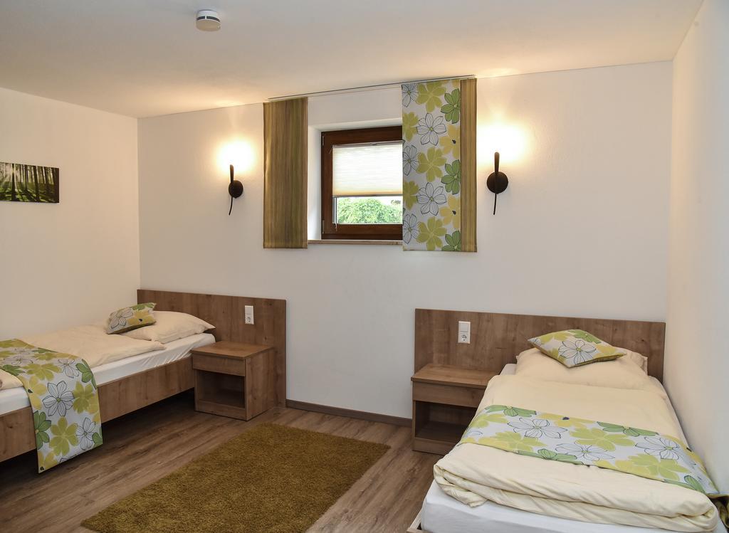 Landhotel Zum Adler Oberbechingen Εξωτερικό φωτογραφία