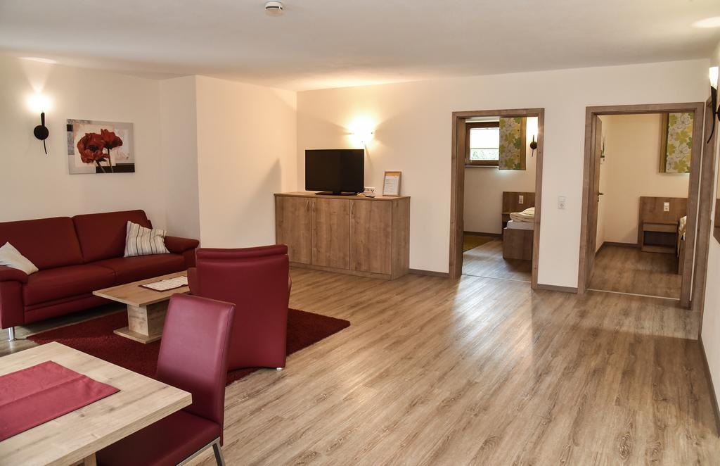 Landhotel Zum Adler Oberbechingen Εξωτερικό φωτογραφία